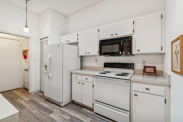 2504 NEW HAVEN CIRCLE, Sun City Center, FL 33573