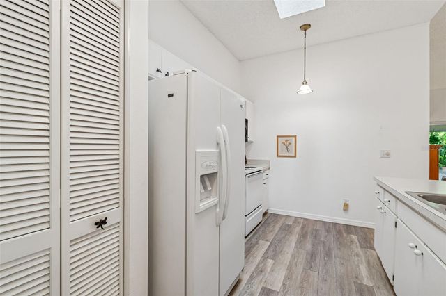 2504 NEW HAVEN CIRCLE, Sun City Center, FL 33573