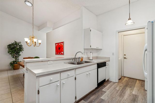 2504 NEW HAVEN CIRCLE, Sun City Center, FL 33573