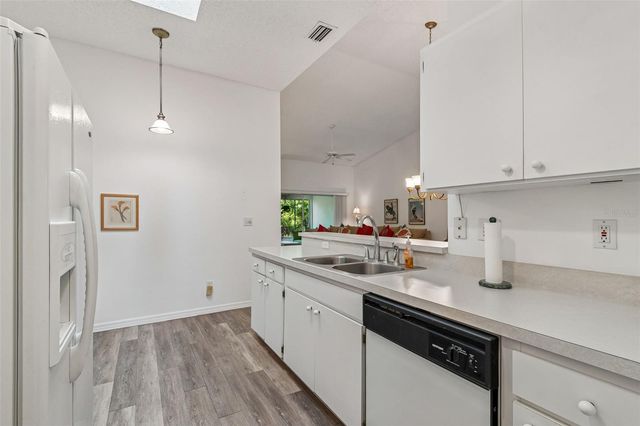 2504 NEW HAVEN CIRCLE, Sun City Center, FL 33573