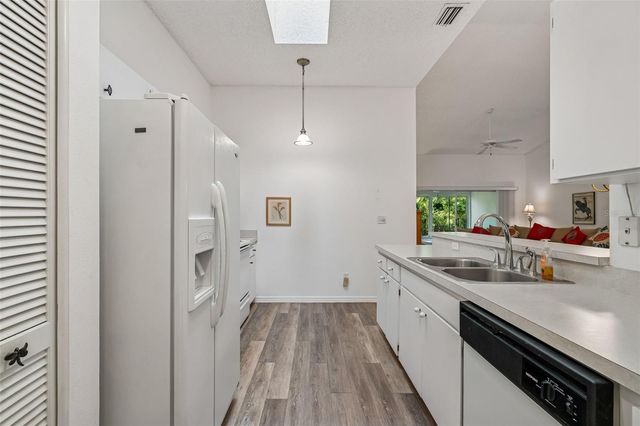 2504 NEW HAVEN CIRCLE, Sun City Center, FL 33573