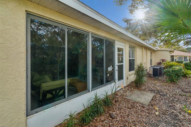 2504 NEW HAVEN CIRCLE, Sun City Center, FL 33573