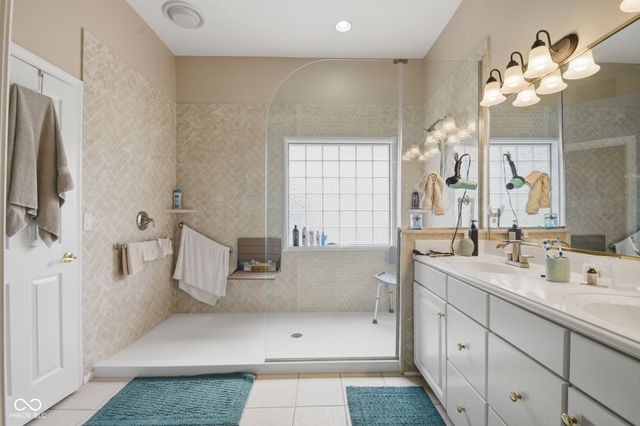 7450 Easy Street, Fishers, IN 46038