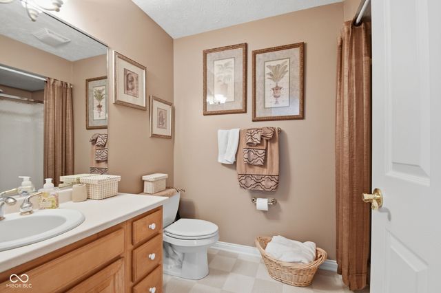 7450 Easy Street, Fishers, IN 46038