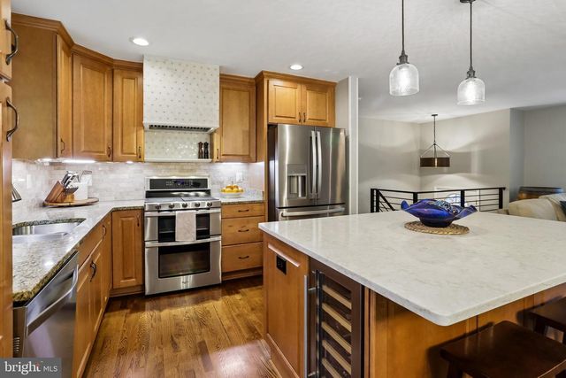 2003 RAMPART DR, Alexandria, VA 22308