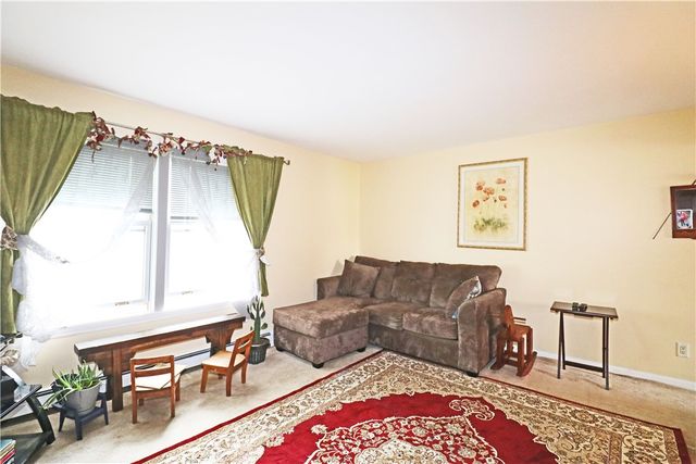 17 Metacomet Street, Portsmouth, RI 02871
