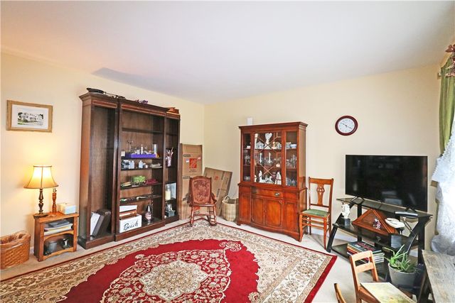 17 Metacomet Street, Portsmouth, RI 02871