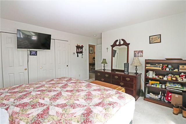 17 Metacomet Street, Portsmouth, RI 02871