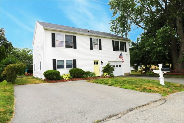 17 Metacomet Street, Portsmouth, RI 02871