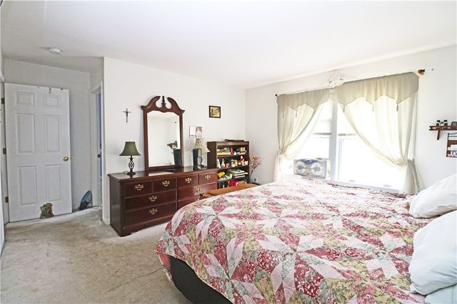 17 Metacomet Street, Portsmouth, RI 02871