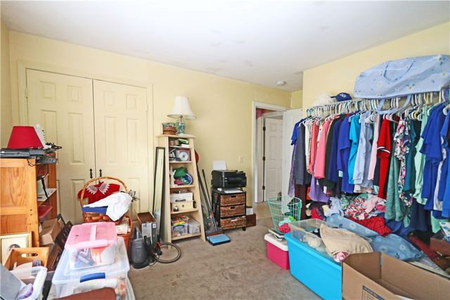 17 Metacomet Street, Portsmouth, RI 02871