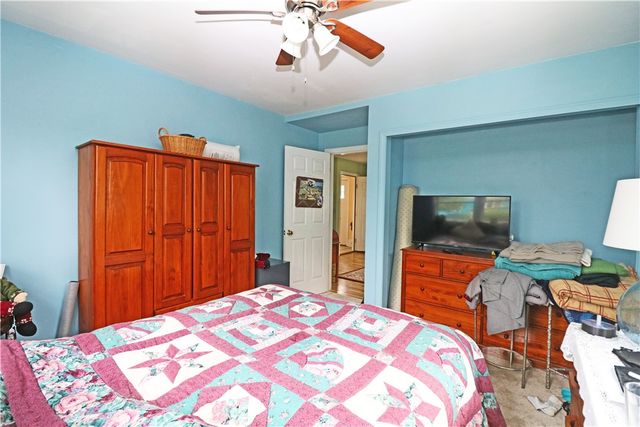 17 Metacomet Street, Portsmouth, RI 02871