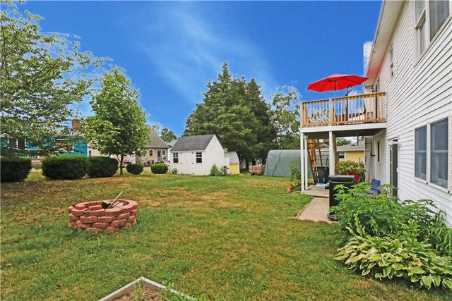 17 Metacomet Street, Portsmouth, RI 02871