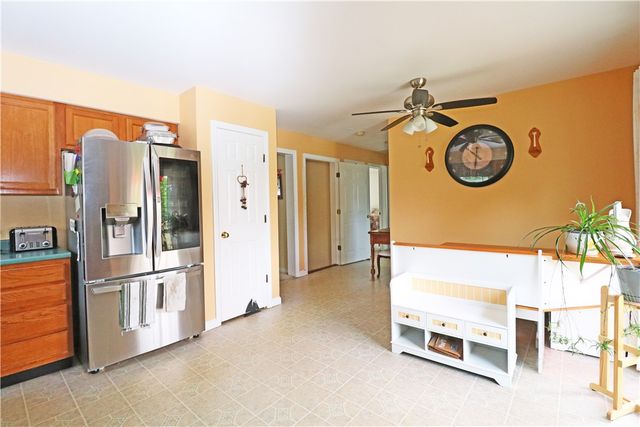 17 Metacomet Street, Portsmouth, RI 02871