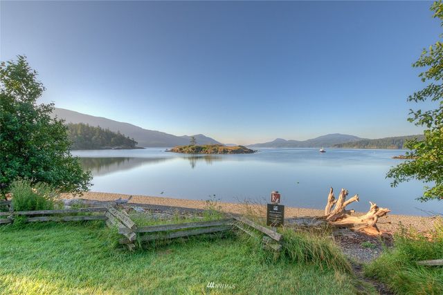 38 Fishing Aly, Orcas Island, WA 98245