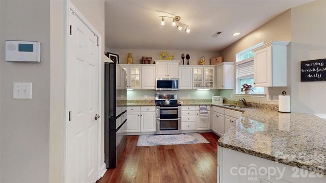 12301 Silveroak Lane, Charlotte, NC 28277