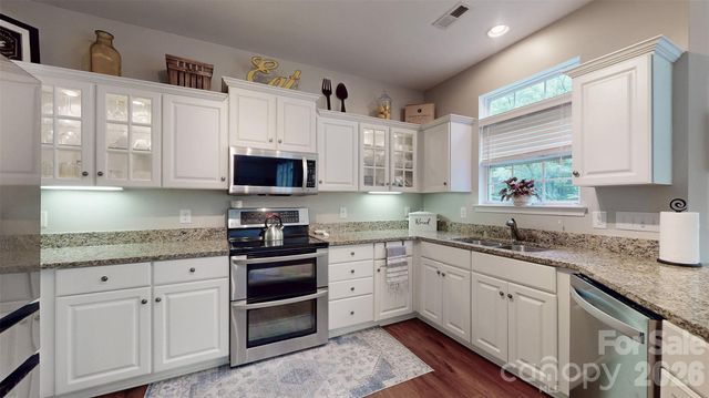 12301 Silveroak Lane, Charlotte, NC 28277