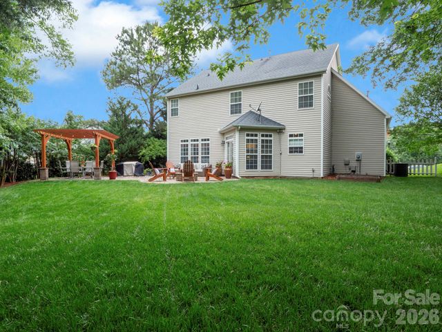12301 Silveroak Lane, Charlotte, NC 28277