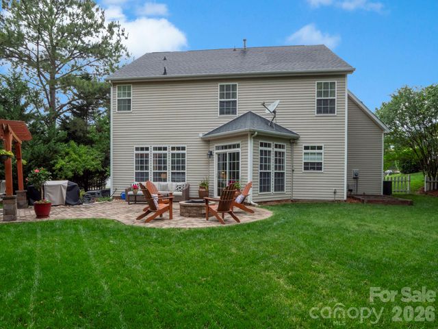 12301 Silveroak Lane, Charlotte, NC 28277