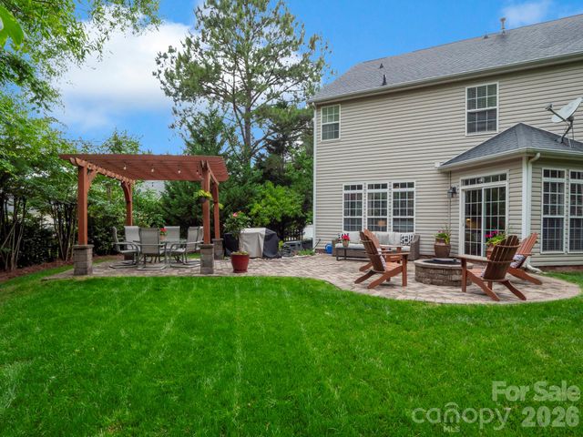 12301 Silveroak Lane, Charlotte, NC 28277