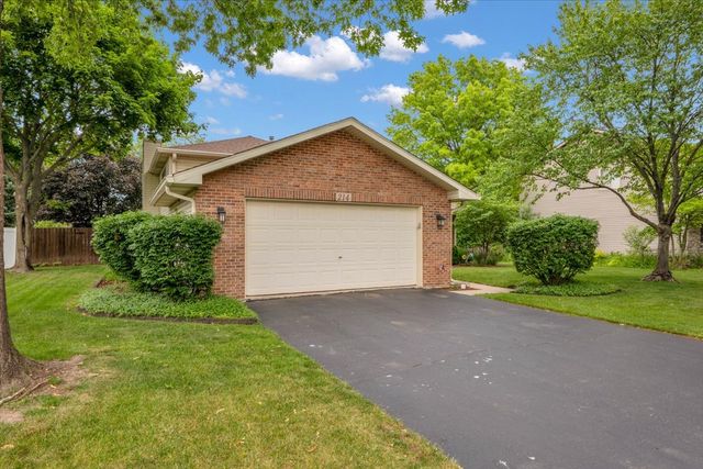 214 Deerpath Drive, Oswego, IL 60543