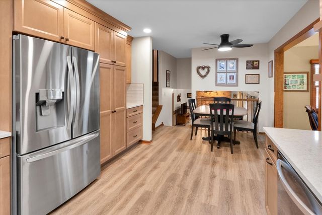 214 Deerpath Drive, Oswego, IL 60543