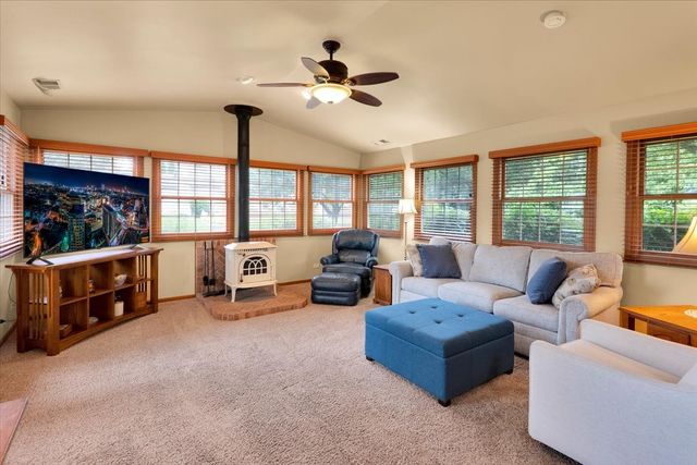 214 Deerpath Drive, Oswego, IL 60543