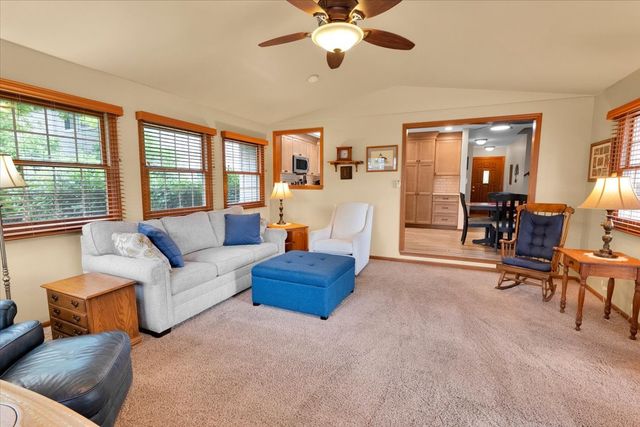 214 Deerpath Drive, Oswego, IL 60543