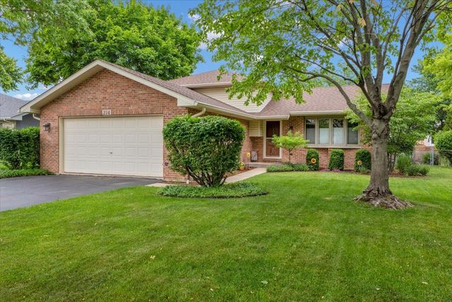 214 Deerpath Drive, Oswego, IL 60543