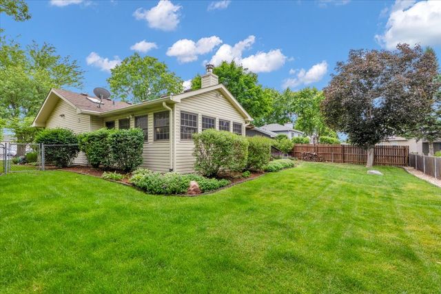 214 Deerpath Drive, Oswego, IL 60543