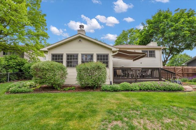 214 Deerpath Drive, Oswego, IL 60543