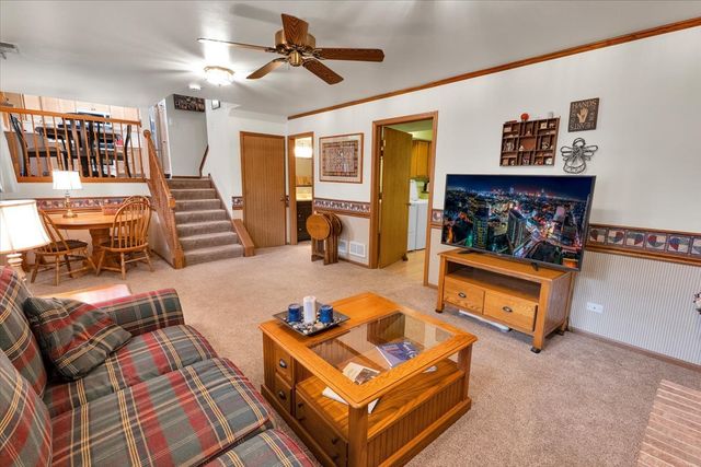 214 Deerpath Drive, Oswego, IL 60543