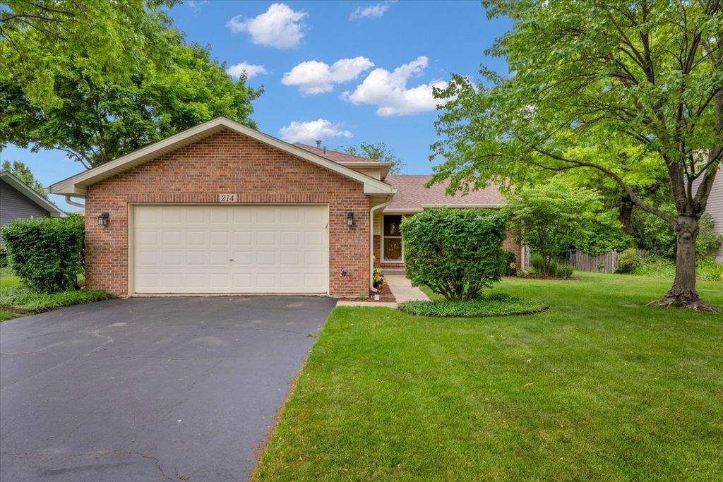214 Deerpath Drive, Oswego, IL 60543