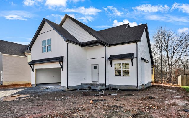 246 Wayne Hall Rd, Clarksville, TN 37040