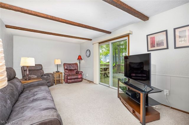 8152 Twin Oaks Drive, Broadview Heights, OH 44147