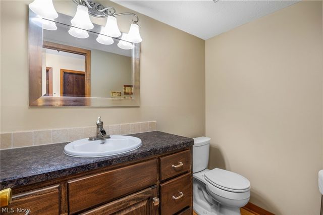 8152 Twin Oaks Drive, Broadview Heights, OH 44147