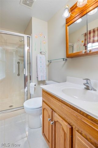8152 Twin Oaks Drive, Broadview Heights, OH 44147