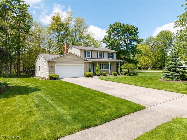 8152 Twin Oaks Drive, Broadview Heights, OH 44147
