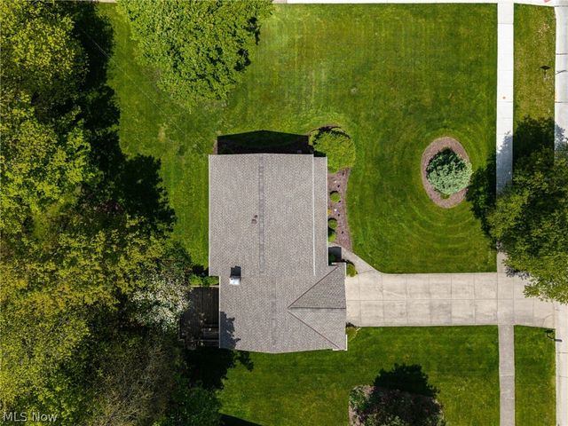 8152 Twin Oaks Drive, Broadview Heights, OH 44147