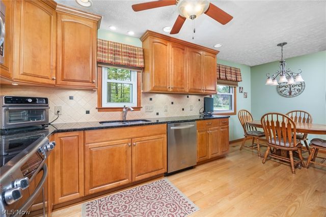 8152 Twin Oaks Drive, Broadview Heights, OH 44147