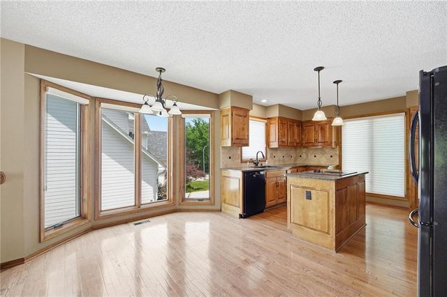 4142 NE Hampstead Drive, Lee's Summit, MO 64064