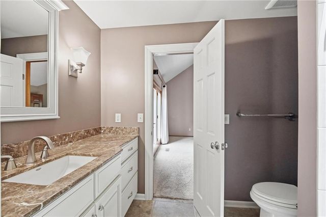 4142 NE Hampstead Drive, Lee's Summit, MO 64064