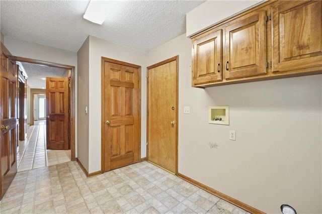 4142 NE Hampstead Drive, Lee's Summit, MO 64064
