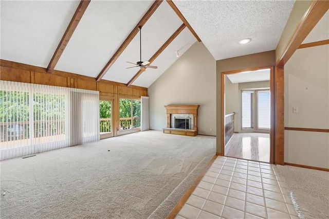 4142 NE Hampstead Drive, Lee's Summit, MO 64064