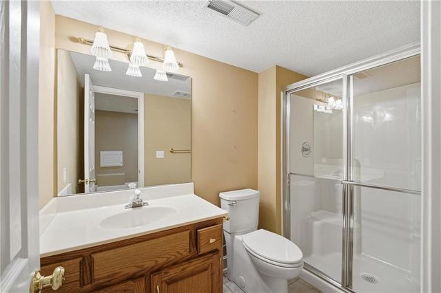 4142 NE Hampstead Drive, Lee's Summit, MO 64064