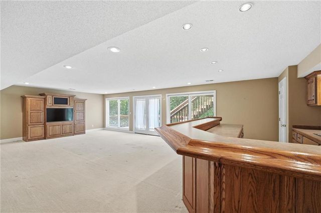 4142 NE Hampstead Drive, Lee's Summit, MO 64064