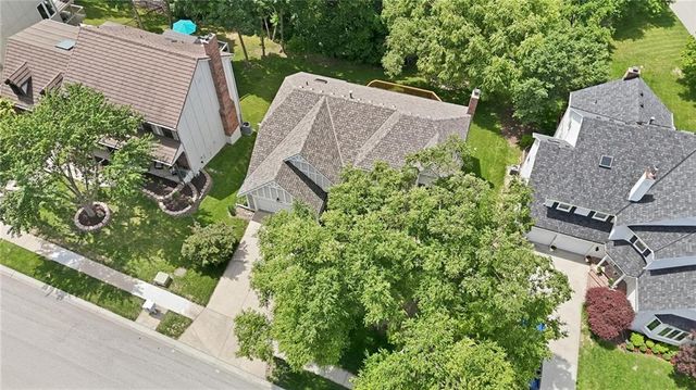 4142 NE Hampstead Drive, Lee's Summit, MO 64064