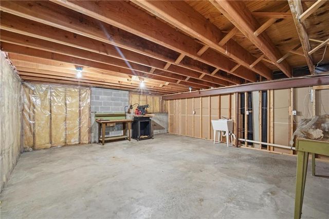 4142 NE Hampstead Drive, Lee's Summit, MO 64064