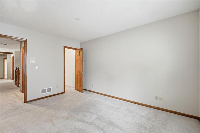4142 NE Hampstead Drive, Lee's Summit, MO 64064