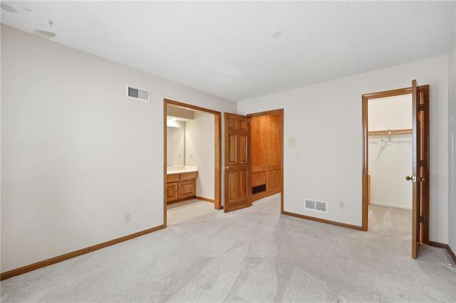 4142 NE Hampstead Drive, Lee's Summit, MO 64064